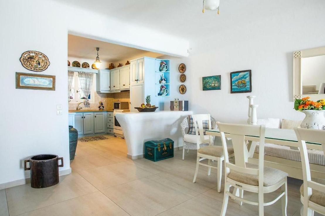 Vakantiehuis Mykonos Coastal Retreat - Giovanna's Beachfront Escape With Jacuzzi
