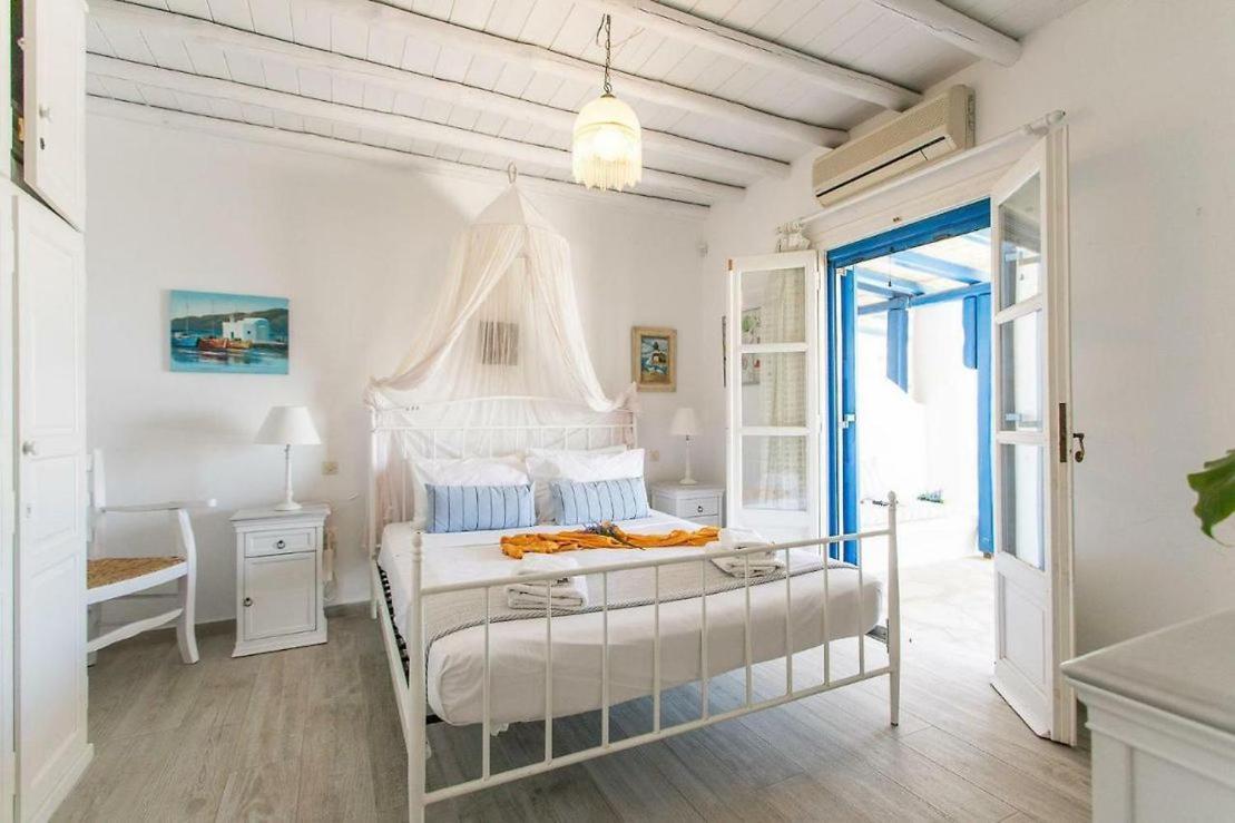 Holiday home Mykonos Coastal Retreat - Giovanna's Beachfront Escape With Jacuzzi *