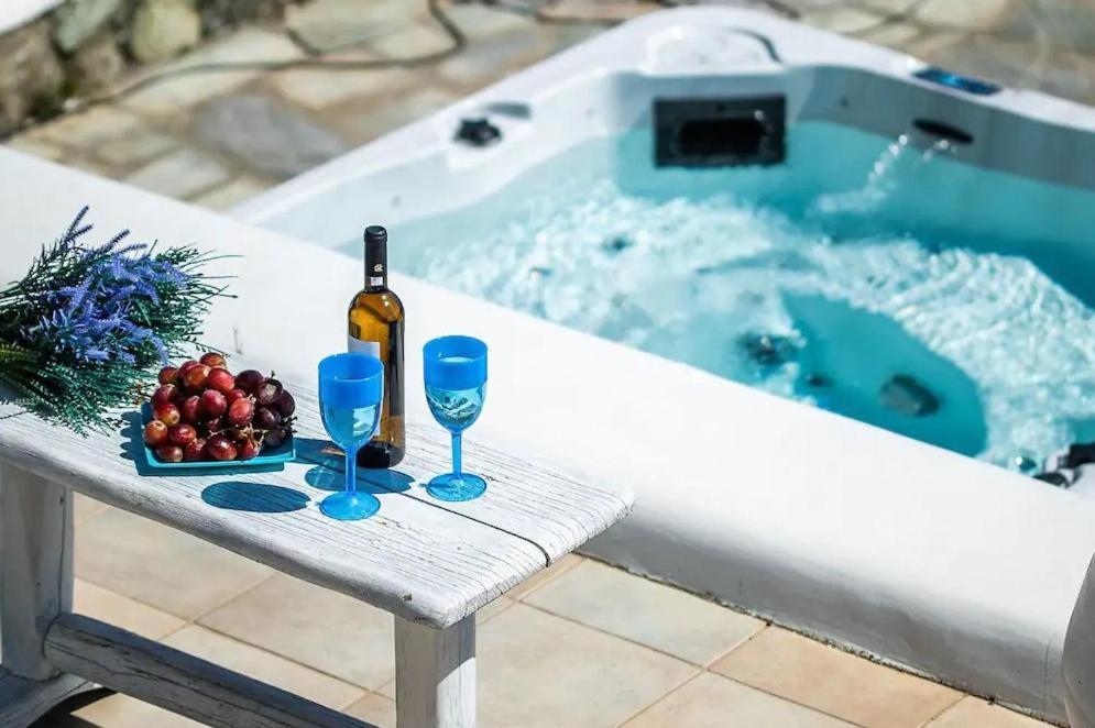 Mykonos Coastal Retreat - Giovanna's Beachfront Escape With Jacuzzi * Mykonos Town